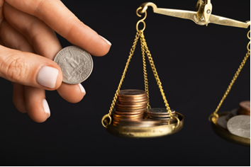 still-life-dollar-coins-scale, Picture